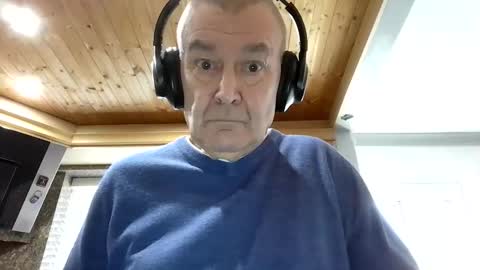 Snapshot of mike26051 chatting on 19, 11, 2025 mike26051 online show from 19, 11, 2025