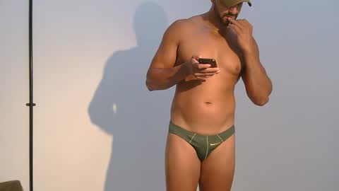 Snapshot of mike4fun99 chatting on 17, 5, 2026 mike online show from 17, 5, 2026