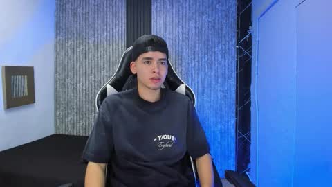 Mike 0233 online show from 20, 12, 2025