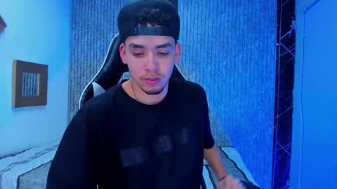 Mike 0233 online show from 8, 1, 2026