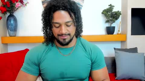Snapshot of mike_estevess chatting on 27, 5, 2026 online show from 27, 5, 2026