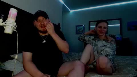 Snapshot of mikeandbrittdtf chatting on 22, 5, 2026 MikeAndBrittNPC online show from 22, 5, 2026