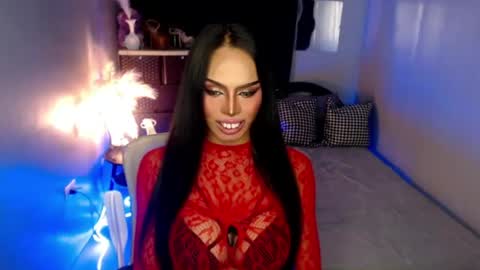 Mistress MikeyAlawi online show from 11, 7, 2026