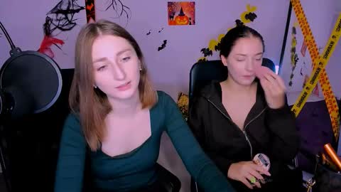 Snapshot of miki_nikki chatting on 29, 10, 2025 Miki online show from 29, 10, 2025