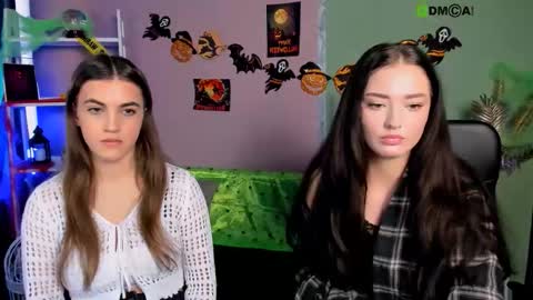 Snapshot of miki_nikki chatting on 3, 11, 2025 Miki online show from 3, 11, 2025