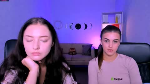 Snapshot of miki_nikki chatting on 13, 11, 2025 Miki online show from 13, 11, 2025