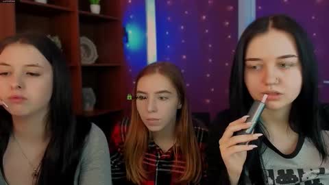 Snapshot of miki_ti chatting on 4, 2, 2026 miki_ti online show from 4, 2, 2026