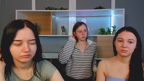 Snapshot of miki_ti chatting on 8, 2, 2026 miki_ti online show from 8, 2, 2026