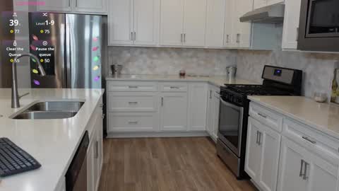 Snapshot of mikmagik chatting on 10, 12, 2024 Mikaylah online show from 10, 12, 2024