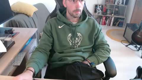 mikmik91 online show from 3, 3, 2026