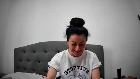 Snapshot of mikyloveu chatting on 5, 5, 2026 Mikyloveu online show from 5, 5, 2026