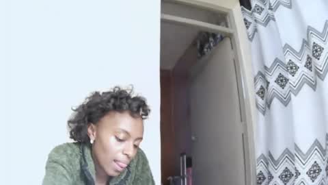 Snapshot of mil_milon chatting on 15, 6, 2026 Milo online show from 15, 6, 2026