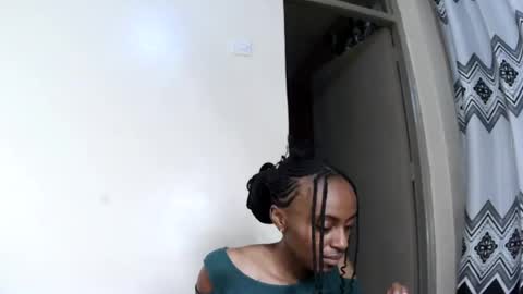 Snapshot of mil_milon chatting on 13, 7, 2026 Milo online show from 13, 7, 2026