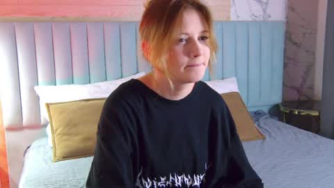 Snapshot of mila_blum chatting on 10, 4, 2026 mila_blum online show from 10, 4, 2026