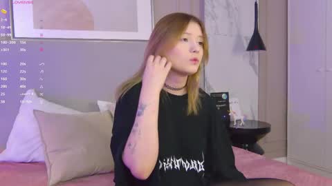 Snapshot of mila_blum chatting on 15, 5, 2026 mila_blum online show from 15, 5, 2026