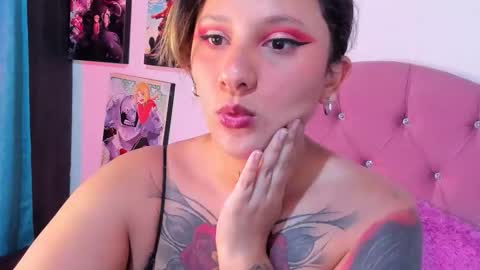 Snapshot of mila_nixon01 chatting on 20, 10, 2025 MILA online show from 20, 10, 2025