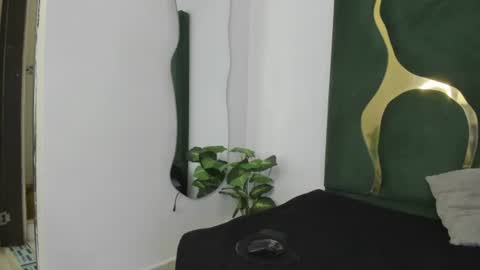 mila_petiteasm online show from 27, 6, 2026