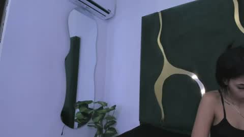 mila_petiteasm online show from 1, 7, 2026