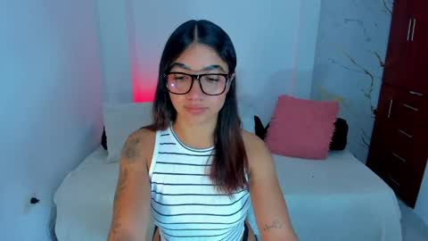 Snapshot of mila_rose1 chatting on 22, 4, 2026 martina online show from 22, 4, 2026