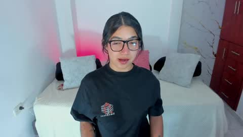 Snapshot of mila_rose1 chatting on 4, 5, 2026 martina online show from 4, 5, 2026