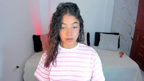 Snapshot of mila_rose1 chatting on 28, 5, 2026 martina online show from 28, 5, 2026