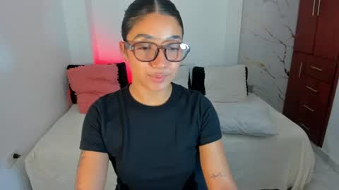 Snapshot of mila_rose1 chatting on 15, 6, 2026 martina online show from 15, 6, 2026