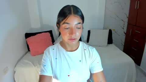Snapshot of mila_rose1 chatting on 25, 6, 2026 martina online show from 25, 6, 2026