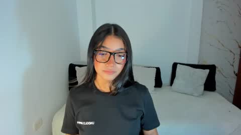 Snapshot of mila_rose1 chatting on 9, 7, 2026 martina online show from 9, 7, 2026