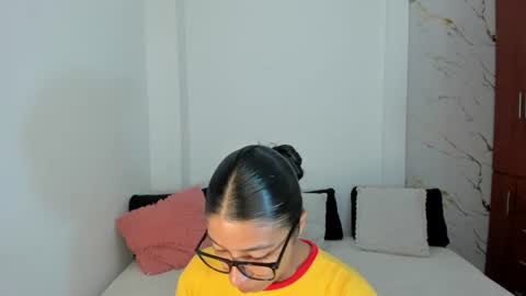 Snapshot of mila_rose1 chatting on 17, 7, 2026 martina online show from 17, 7, 2026