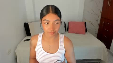 Snapshot of mila_rose1 chatting on 21, 7, 2026 martina online show from 21, 7, 2026