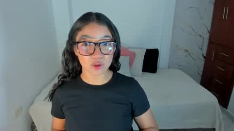 Snapshot of mila_rose1 chatting on 24, 7, 2026 martina online show from 24, 7, 2026