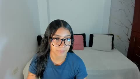 Snapshot of mila_rose1 chatting on 27, 7, 2026 martina online show from 27, 7, 2026