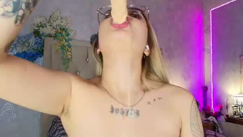 Snapshot of mila_smirnovavk chatting on 20, 7, 2026 MILA online show from 20, 7, 2026