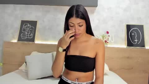 Snapshot of milaa_mendez chatting on 9, 7, 2026 C A M I L A online show from 9, 7, 2026