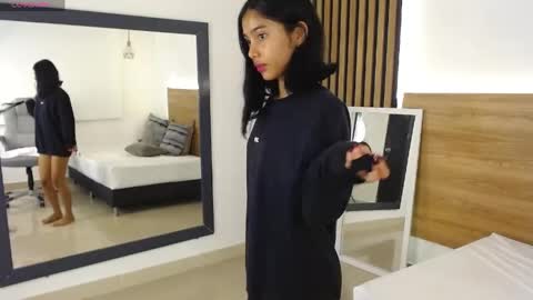 Snapshot of milaa_star chatting on 29, 4, 2026 milaa_star online show from 29, 4, 2026