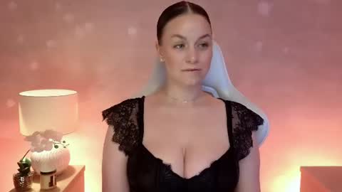 Snapshot of milafleur chatting on 4, 7, 2026 Mila Fleur online show from 4, 7, 2026