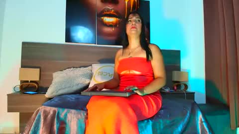 Snapshot of milahot23 chatting on 1, 5, 2026 mila online show from 1, 5, 2026