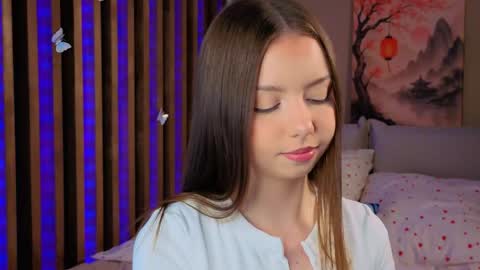 Snapshot of milaice chatting on 6, 6, 2026 Mila online show from 6, 6, 2026