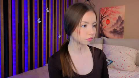 Snapshot of milaice chatting on 8, 6, 2026 Mila online show from 8, 6, 2026