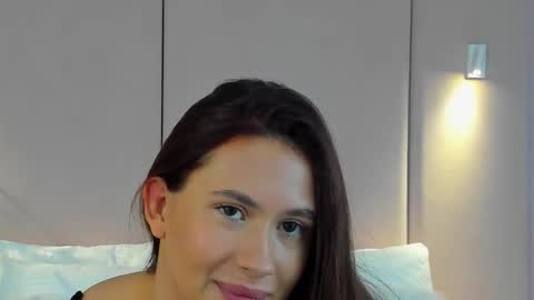 Snapshot of milaleoneli chatting on 28, 11, 2025 milaleoneli online show from 28, 11, 2025