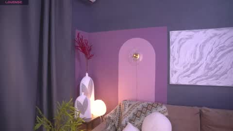 Mila online show from 13, 10, 2025