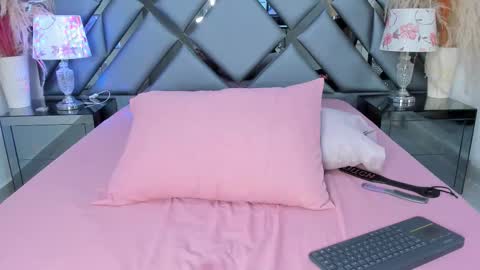 Snapshot of milan_lewiss chatting on 13, 11, 2025 milan_lewiss online show from 13, 11, 2025