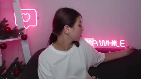 milanaangelas online show from 16, 12, 2024