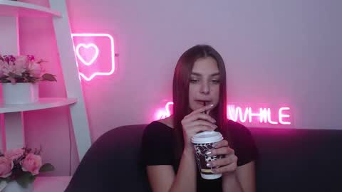 milanaangelas online show from 4, 2, 2025