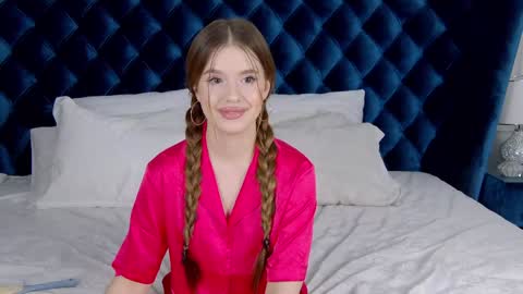 MilanaBalmain online show from 4, 2, 2025