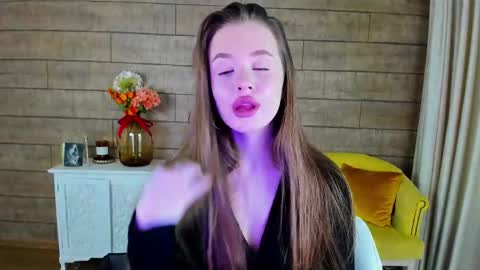 MilanaBalmain online show from 17, 2, 2025