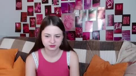 milanaroz online show from 2, 2, 2025