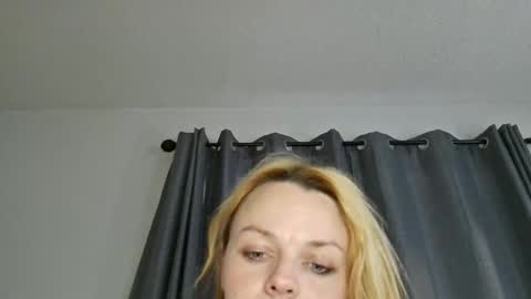 Snapshot of milaoshua chatting on 8, 1, 2026 Wetbby00 online show from 8, 1, 2026