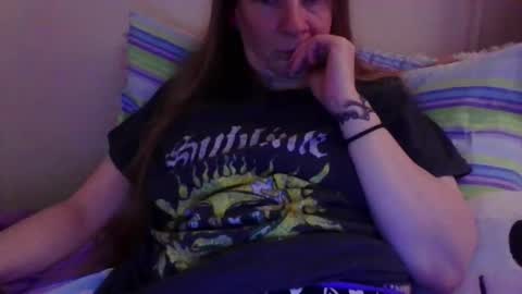 Snapshot of milastoned chatting on 18, 4, 2026 Mila online show from 18, 4, 2026