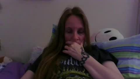 Snapshot of milastoned chatting on 18, 4, 2026 Mila online show from 18, 4, 2026